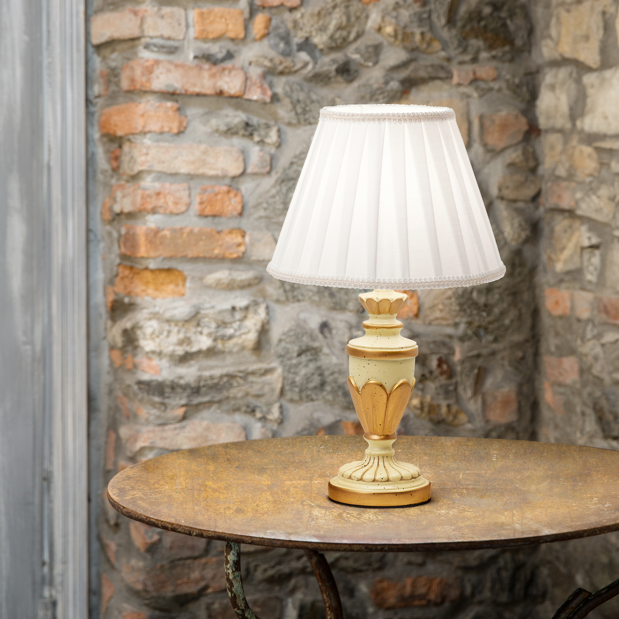 Ambijent se postiže igrom svjetlosti