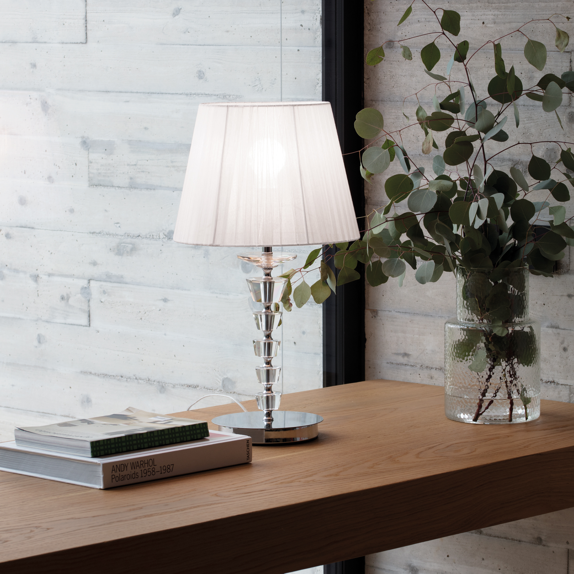 Pegaso stolna lampa u bijeloj boji