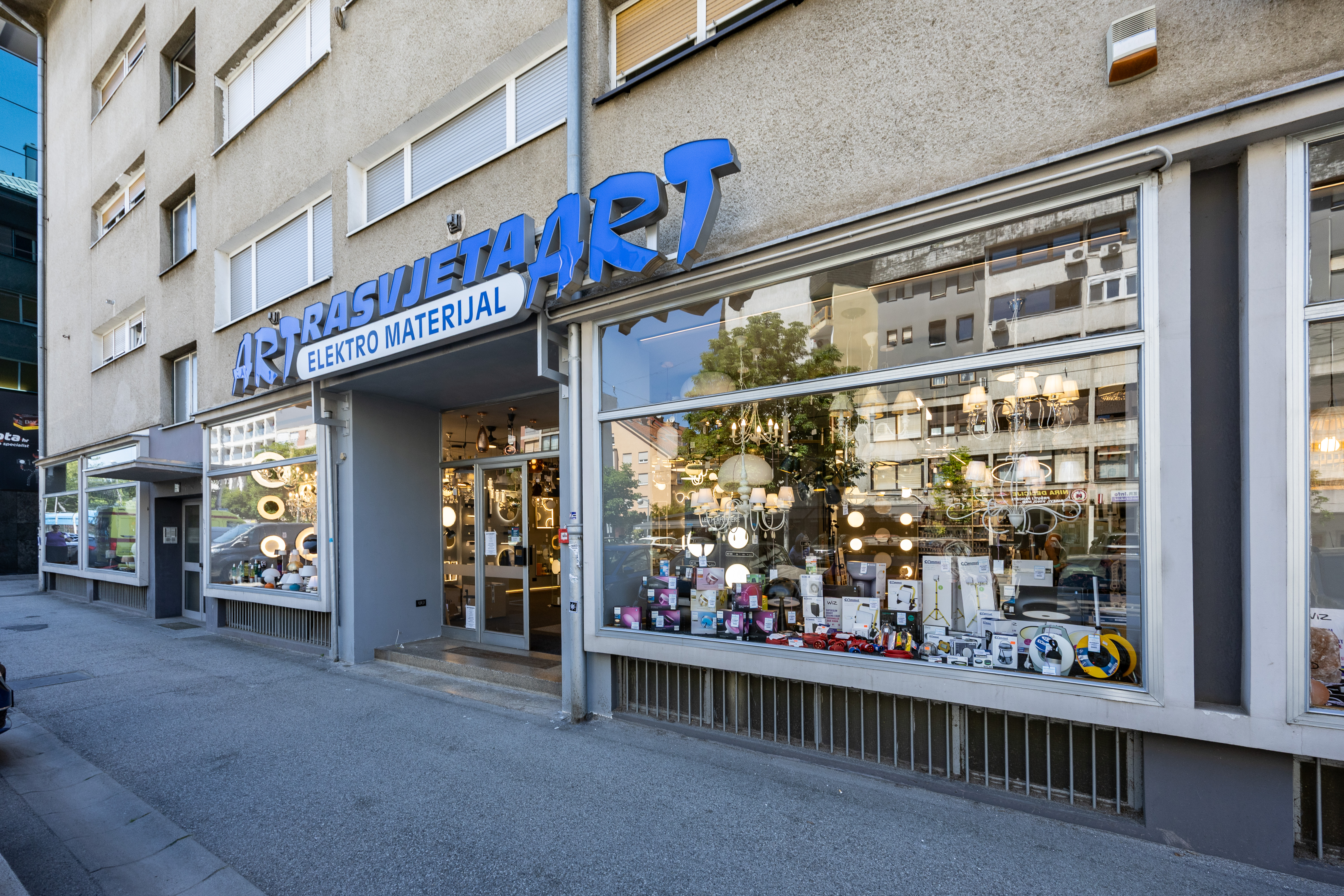 Art- rasvjeta Maksimirska Salon rasvjetnih tijela, lustera i LED rasvjete