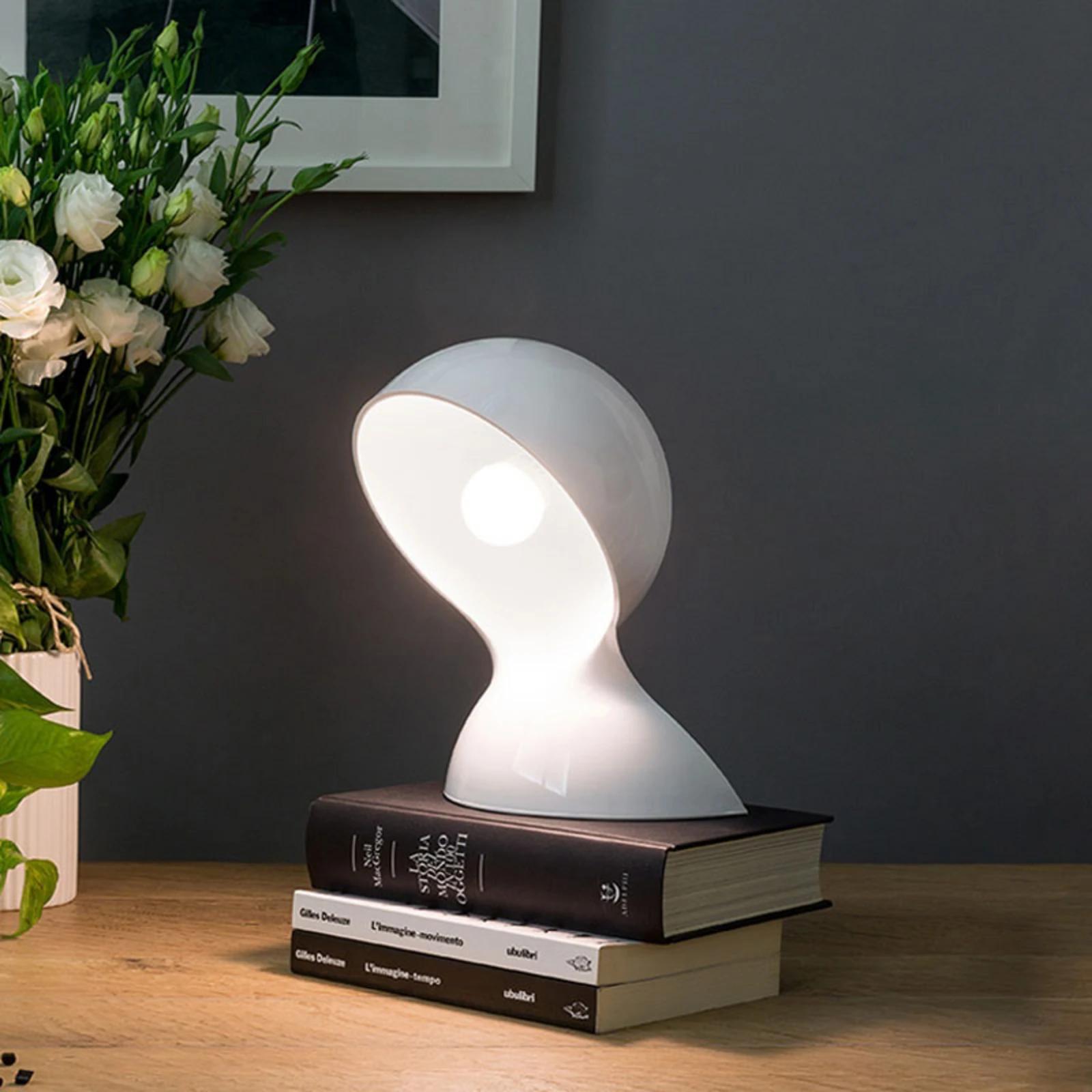 Artemide Dalu dizajnerska stolna lampa - održivost i inovacija