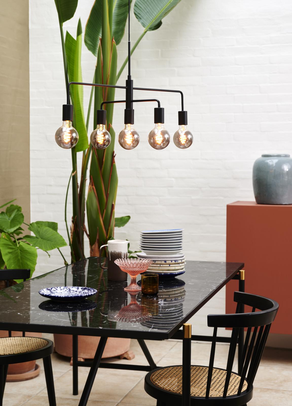 Svjetiljka Gloom za Feng Shui filozofiju rasvjete