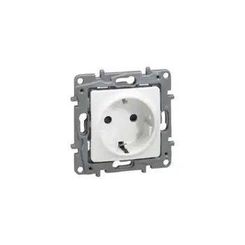 664529 NILOE UTIČNICA 2P+E/16A/250V BIJELA SA ZAŠTITOM