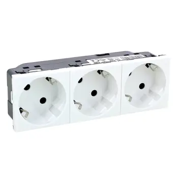 77253 UTIČNICA TROSTRUKA 3×2P+E/16A/250V 6M POD KUTEM 45° MOSIC BIJELA