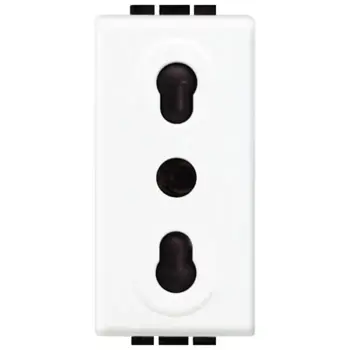 LIVIG LIGHT UTIČNICA 2P+E/16A/250V 1M BIJELA