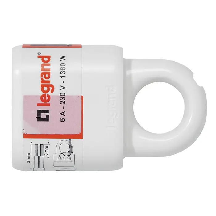 050166 UTIČNICA 2P/6A/230V MAX.1380W BIJELI #