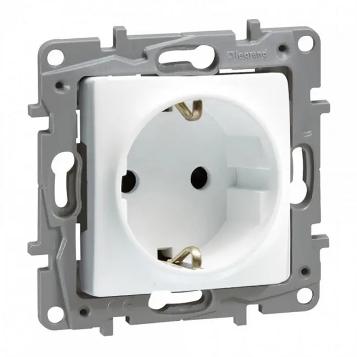 764539-niloe-uticnica-2pe16a250v-bijela-bez-zastite-11426-04070353.webp
