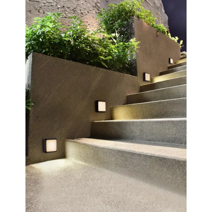 APPIA ZIDNA LAMPA LED 3000K 367lm IP54 CRNA