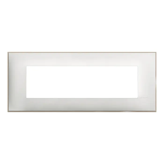 classia-ukrasni-okvir-7m-mat-bijeli-13814-04071666.webp