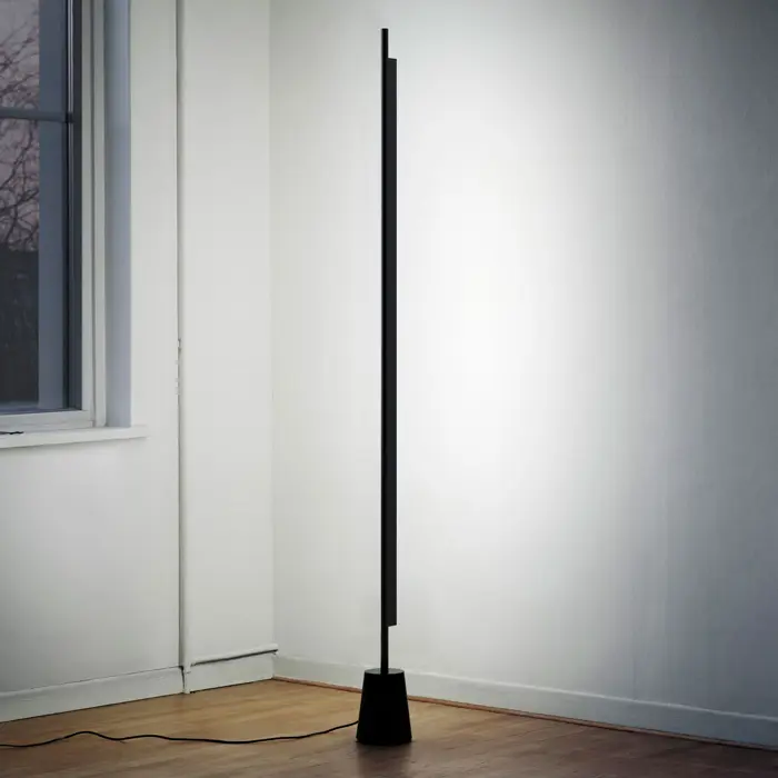 COMPENDIUM D81T2 STAJAĆA LAMPA KOMPLET LED 3000K CRNA
