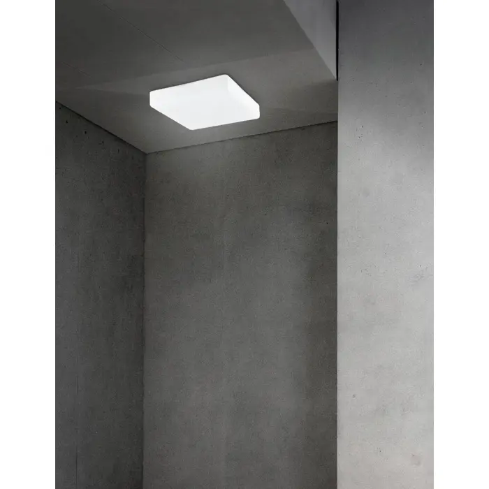CUBE KUPAONSKA LAMPA E27 IP20/BIJELA