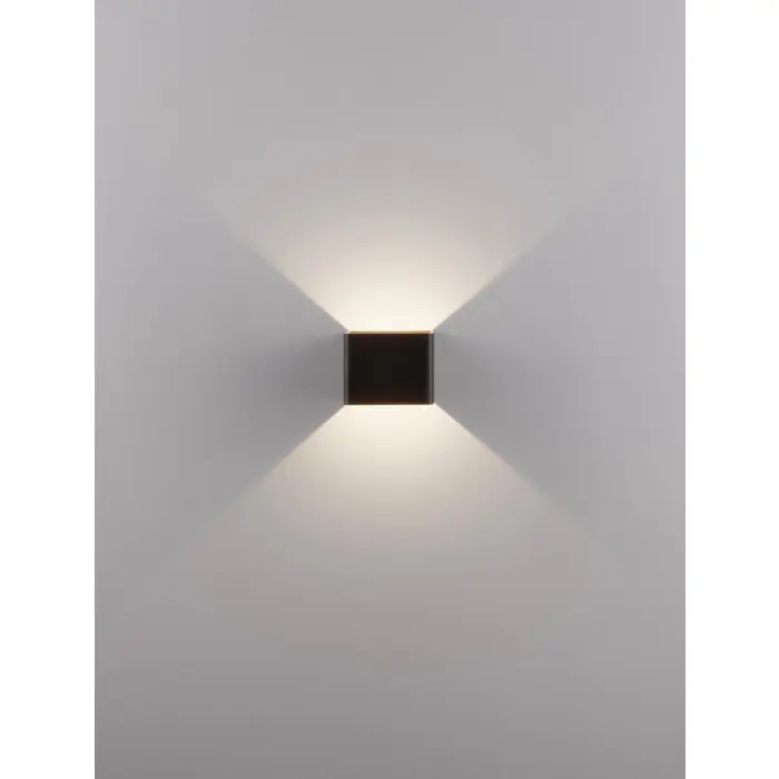 EPIC ZIDNA LAMPA LED 6W/3000K/579lm/IP20/CRNA