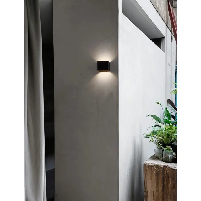 epic-zidna-lampa-led-6w3000k579lmip20crna-32736-02102478.webp