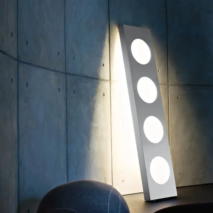 foscarini-dolmen-podna-lampa-aluminij-18762-02121194.webp