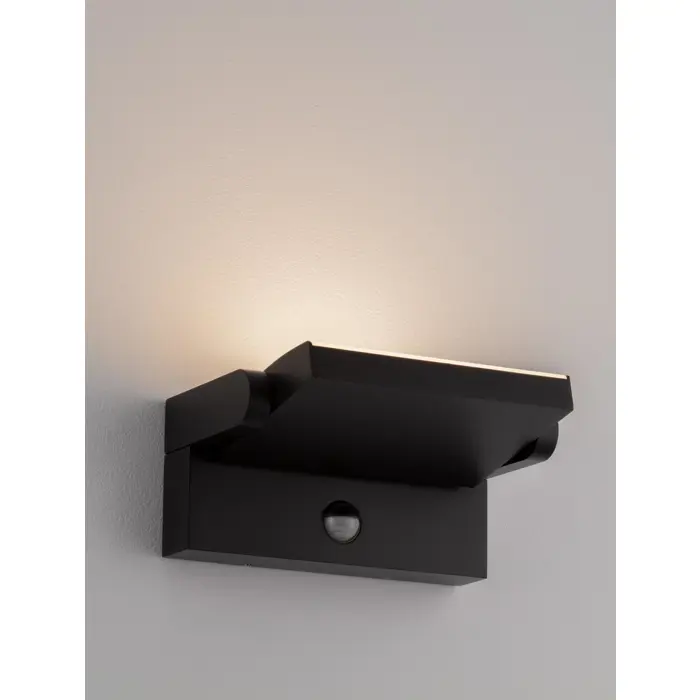 GERBER ZIDNA LAMPA LED 3000K 1261lm IP54 CRNA