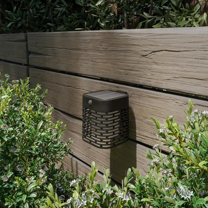 HARA PHILIPS solarna LED svjetiljka White Ambiance 3.8W 27K crna IR