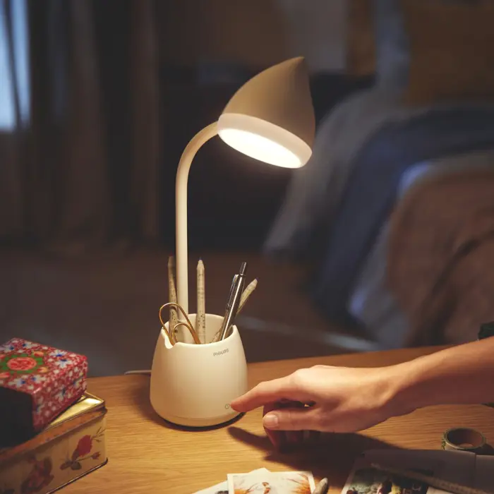 HAT PHILIPS LED stolna lampa DSK213 PT 4.5W 40K W USB