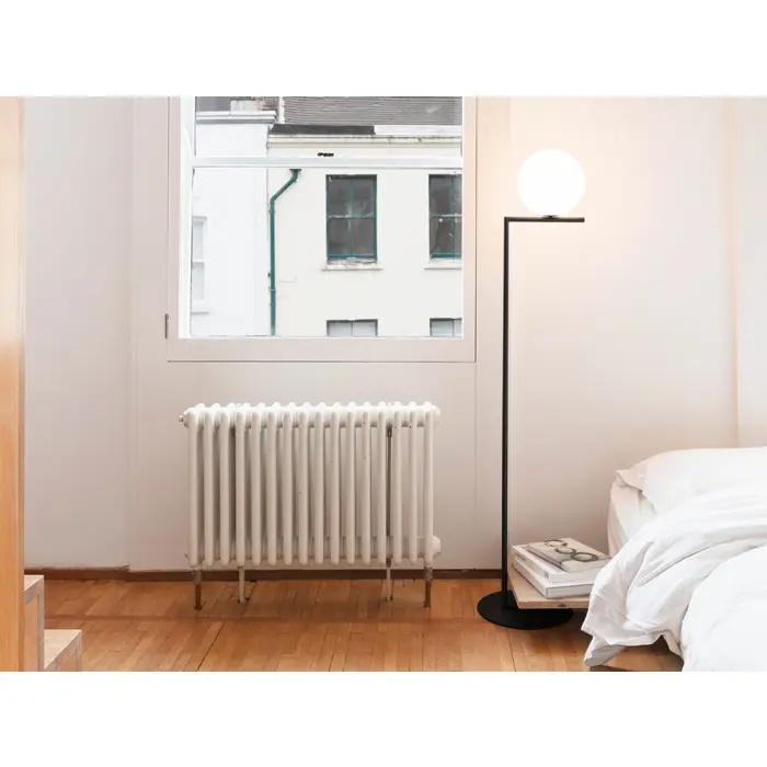 IC F1 STAJAĆA SVJETILJKA E14/60W/220-240V/H.1350mm CRNA