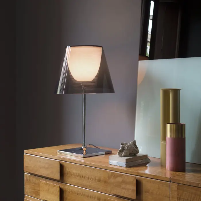 KTRIBE T2 STOLNA SVJETILJKA FUMEE E27 150W IP20