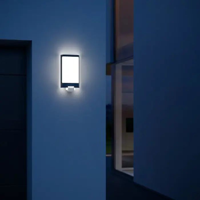 LED VANJSKA ZIDNA SVJETILJKA SA SENZOROM L 240 S 9,3W 3000K 946lm