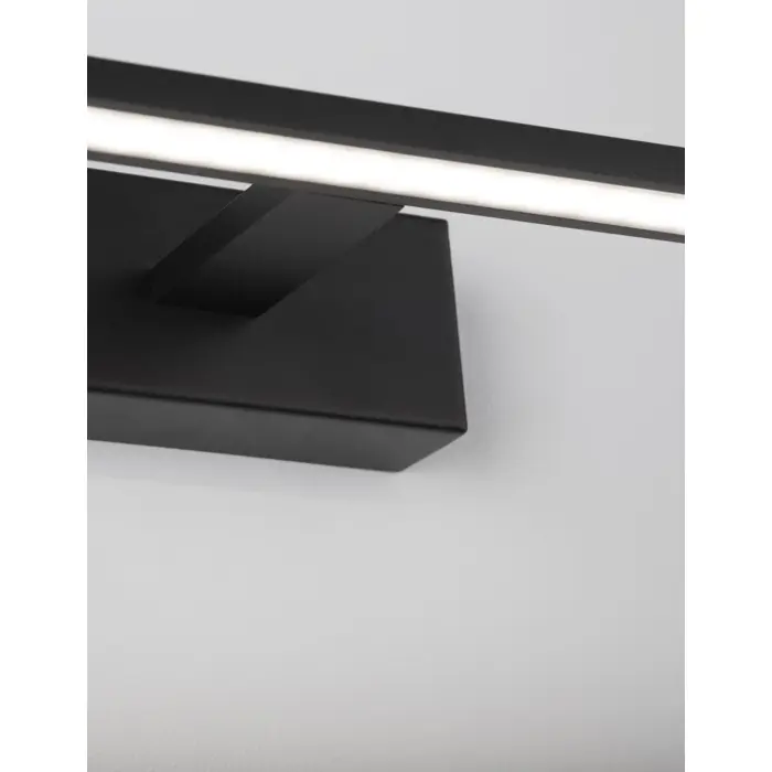 livia-kupaonska-lampa-led-30w3000k2422lmip44crna-18002-02110597.webp