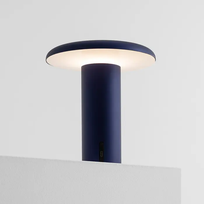 takku-stolna-lampa-anodizirana-plava-83865-02171053.webp