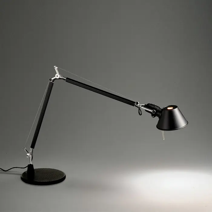 tolomeo-stolna-svjetiljka-s-postoljem-1xe27230v-crna-a004430-99880-02179999.webp