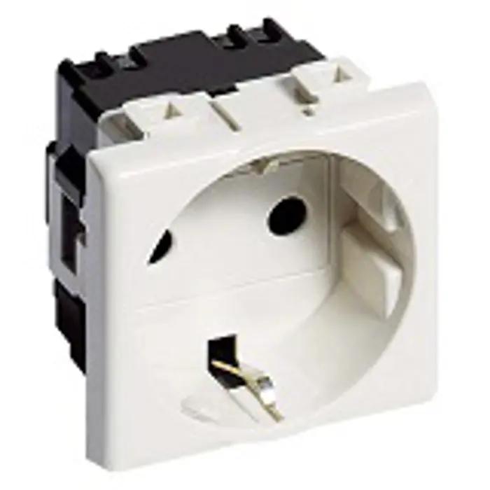 uticnica-2pe16a250v-2m-bijela-17016-10018227.webp